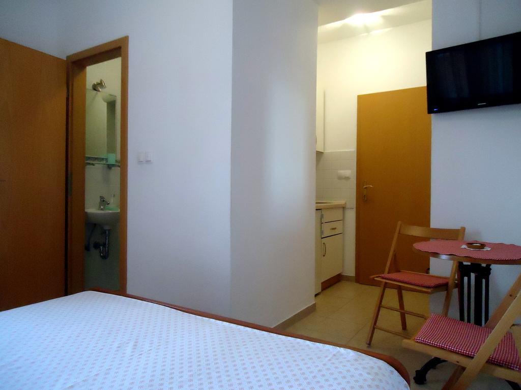 Apartments Mandic Tucepi Room photo